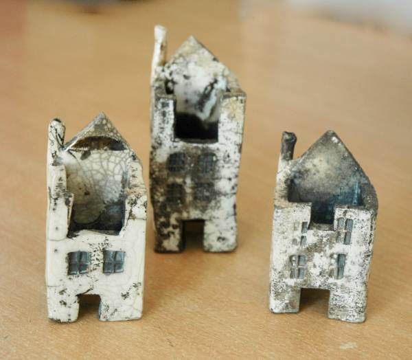 - a Ceramic by Jo Coffey, measuring 8 x 4 cm (H x W) £16